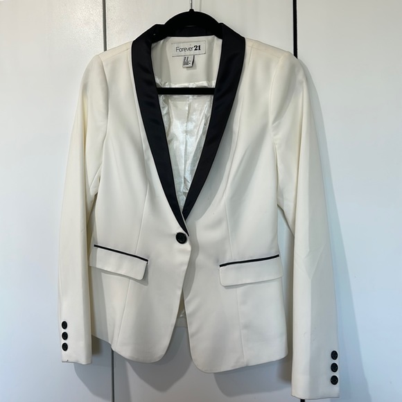 Forever 21 black and white blazer - Picture 1 of 4